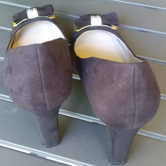 Naturalizer Marlena Womens 10M US Suede Bow With Gold, Block Heel, Black - Picture 6 of 7